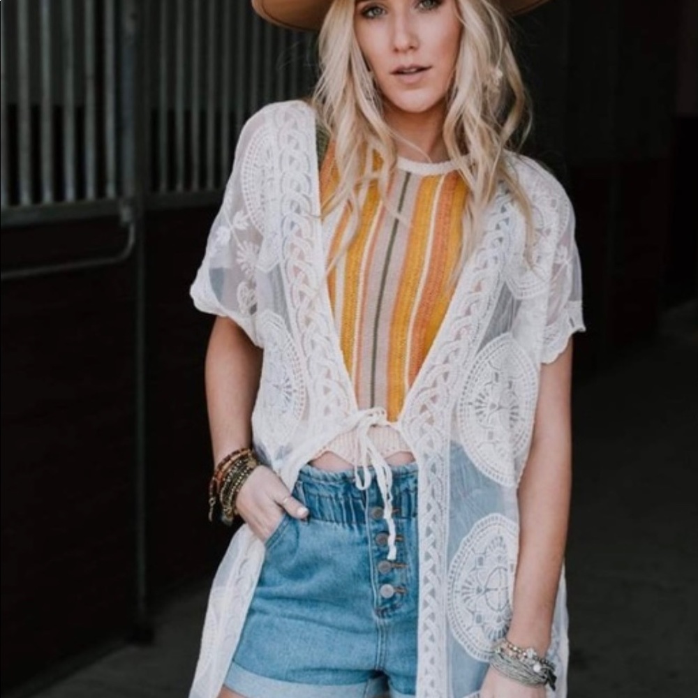 Brand new with tags Three birds nest Cheri scallop lace duster very detailed - Picture 2 of 6